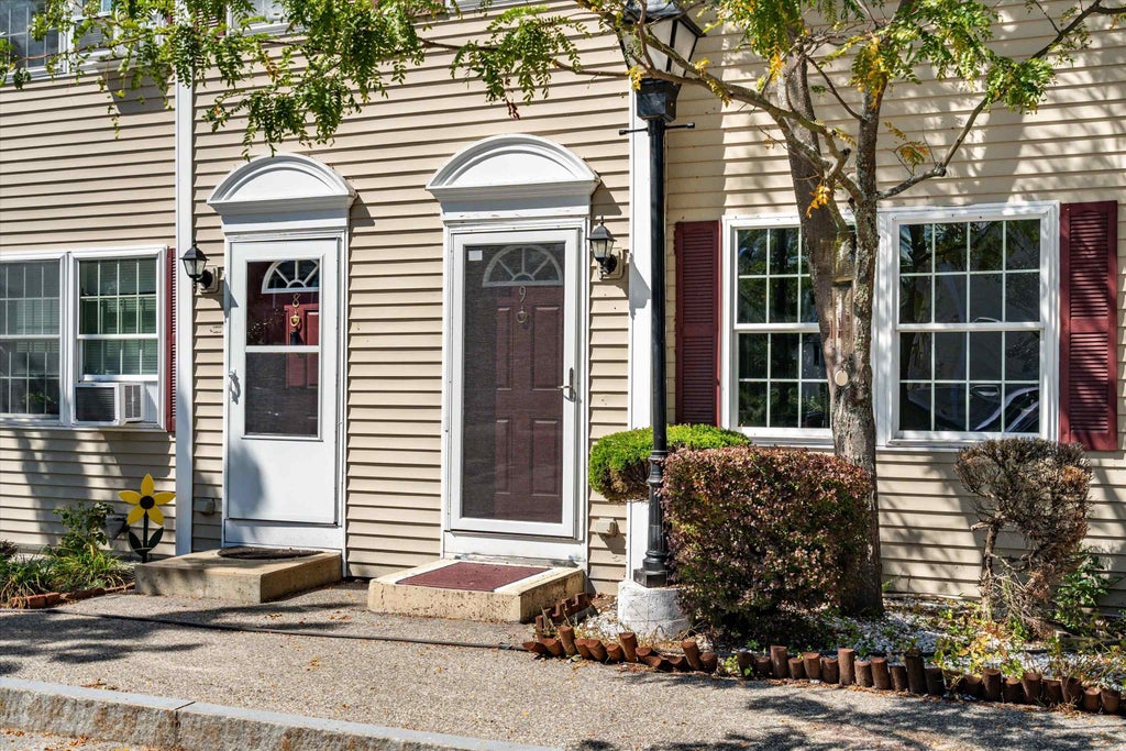 Photo of 49 Harvell Street #9, Manchester, NH 03102 (MLS # 5102518)