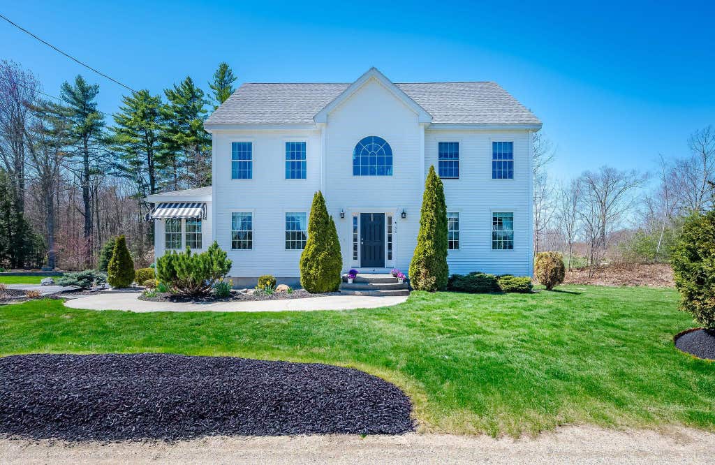 Photo of 34 Coles Pond Road, Somersworth, NH 03878 (MLS # 5088149)