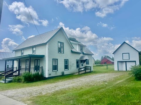 Photo of 303 Pleasant Street, Enosburg, VT 05450 (MLS # 5099138)