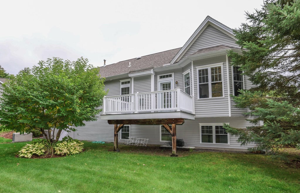 Photo of 4 Elmwood Way, Amherst, NH 03031 (MLS # 5112524)