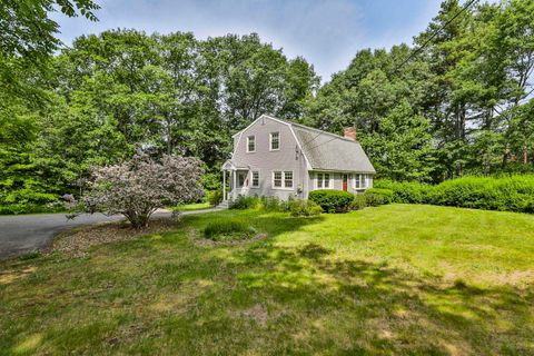 Photo of 2 Hillside Drive, Hudson, NH 03051 (MLS # 5094118)