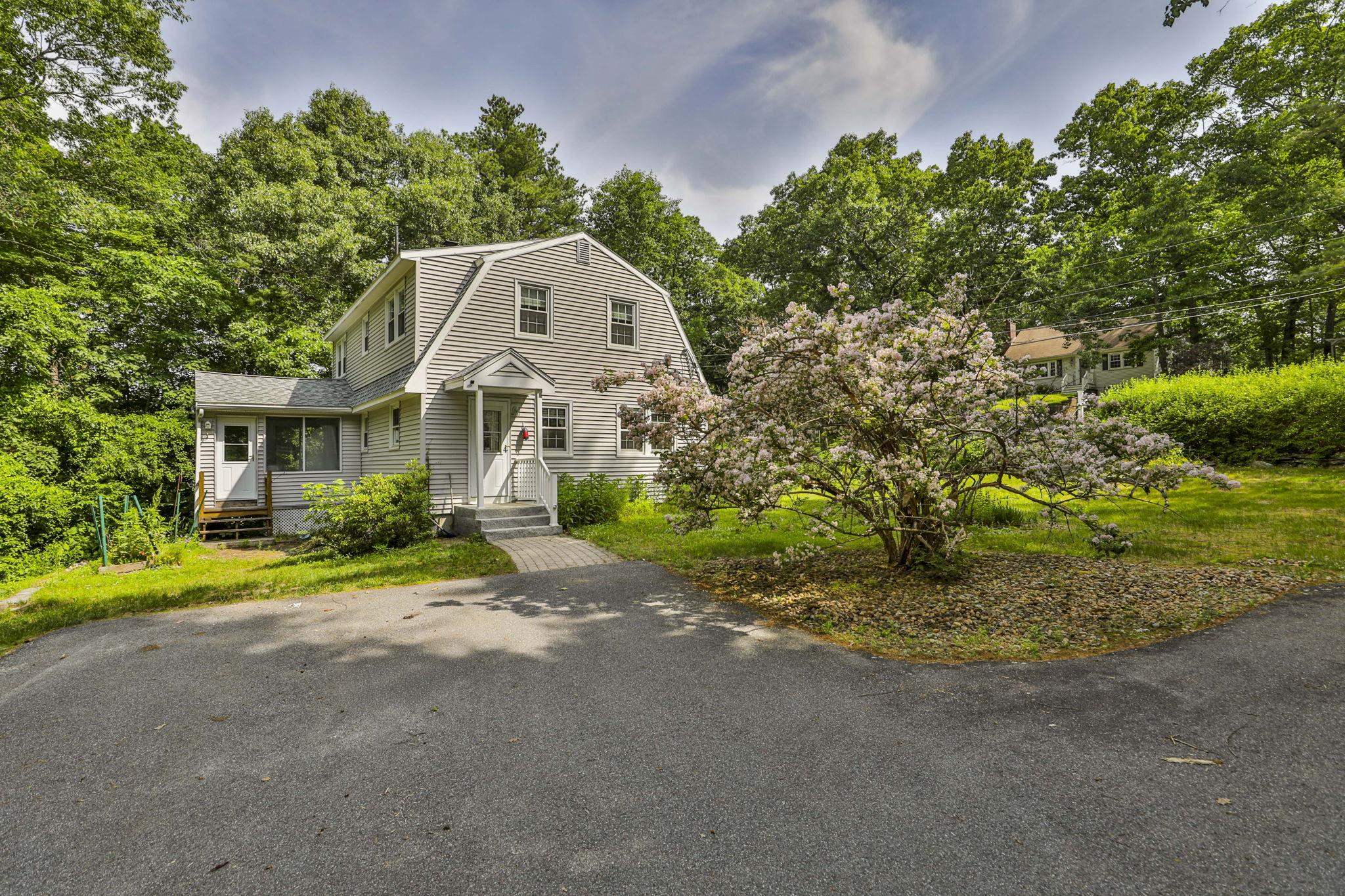 2 Hillside Drive