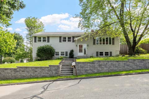 Photo of 12 Northwood Drive, Nashua, NH 03063 (MLS # 5104728)