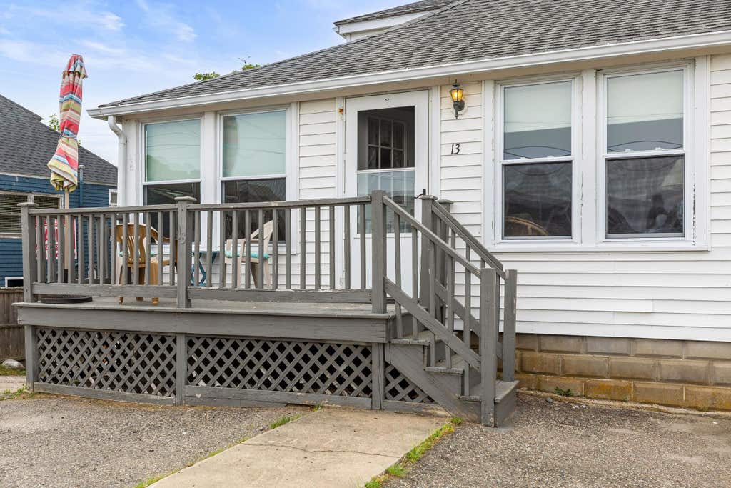 Photo of 13 Ocean Boulevard, Hampton, NH 03842 (MLS # 5082626)