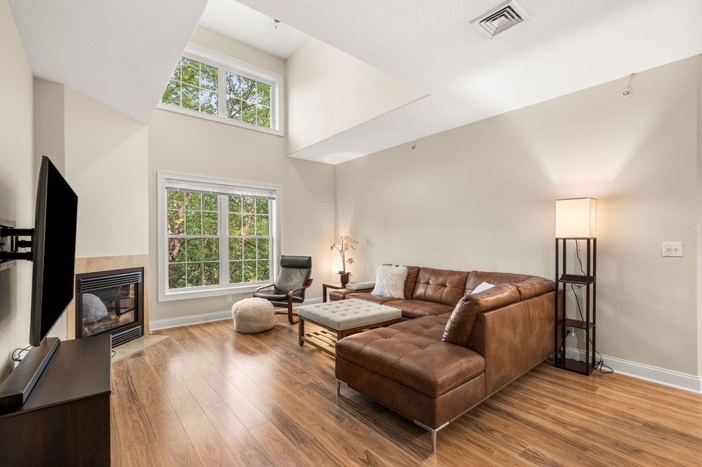 Photo of 17 Roundabout Way #5, Manchester, NH 03102 (MLS # 5106635)