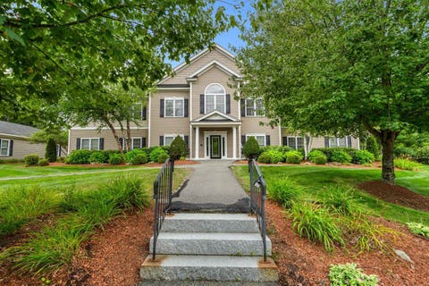 Photo of 17 Roundabout Way #5, Manchester, NH 03102 (MLS # 5106635)
