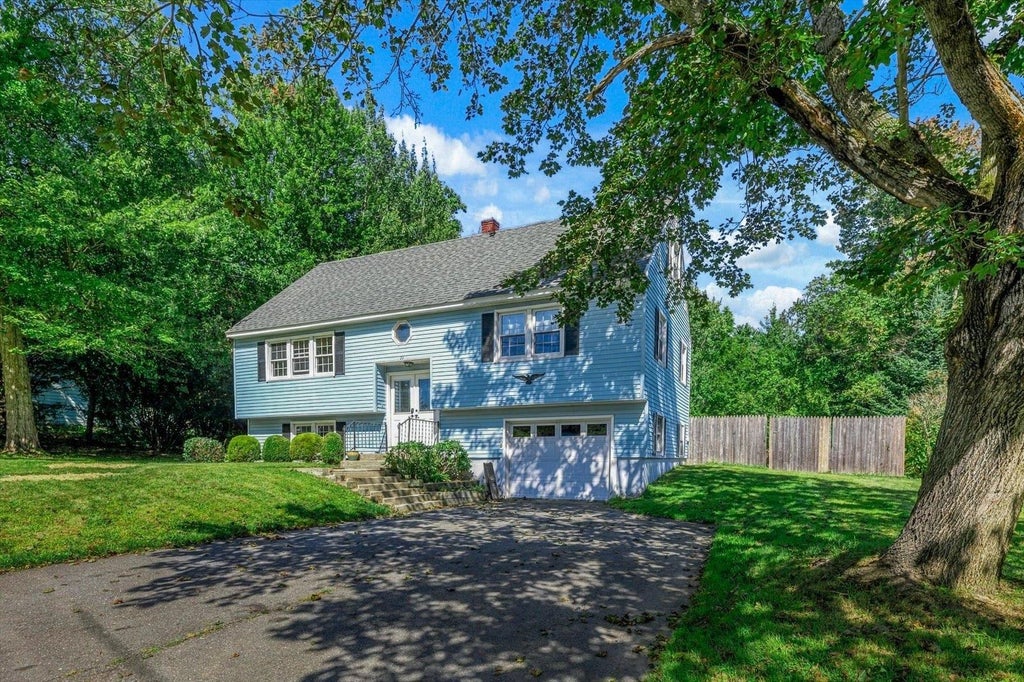 Photo of 11 Woodridge Road, Keene, NH 03431 (MLS # 5110138)