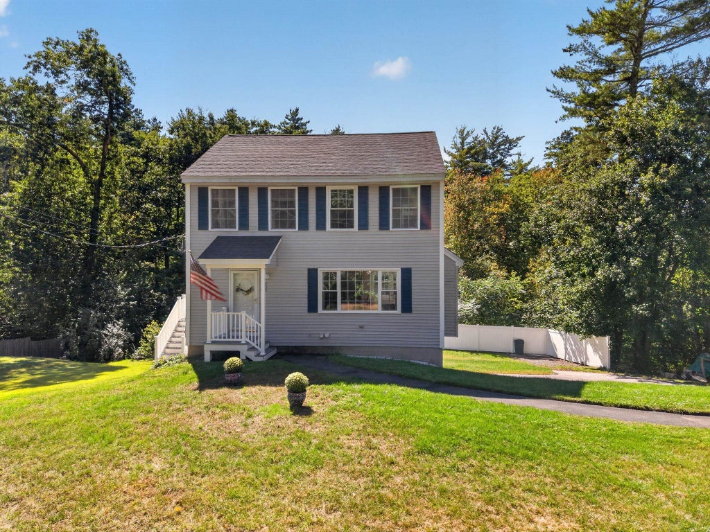 Photo of 233 North Main Street, Salem, NH 03079 (MLS # 5111495)