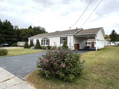 Photo of 43 Fotene Street, Nashua, NH 03062 (MLS # 5112489)