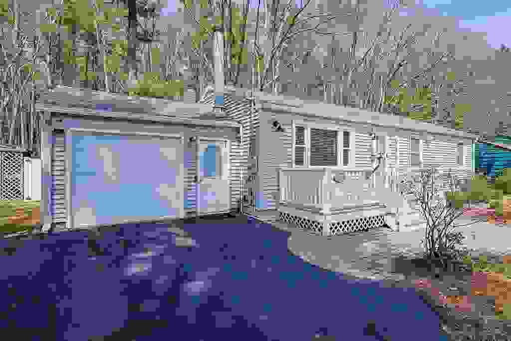 Photo of 19 Strafford Road, Dover, NH 03820 (MLS # 5085672)