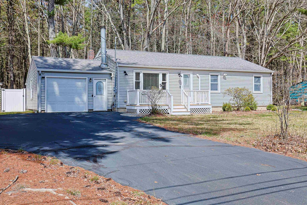 Photo of 19 Strafford Road, Dover, NH 03820 (MLS # 5085672)