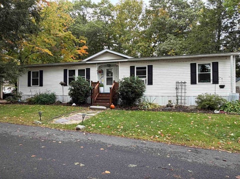 Photo of 131 Epping Road, Exeter, NH 03833 (MLS # 5113539)