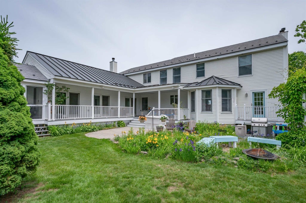 Photo of 7 Longview Circle, Pelham, NH 03076 (MLS # 5101562)