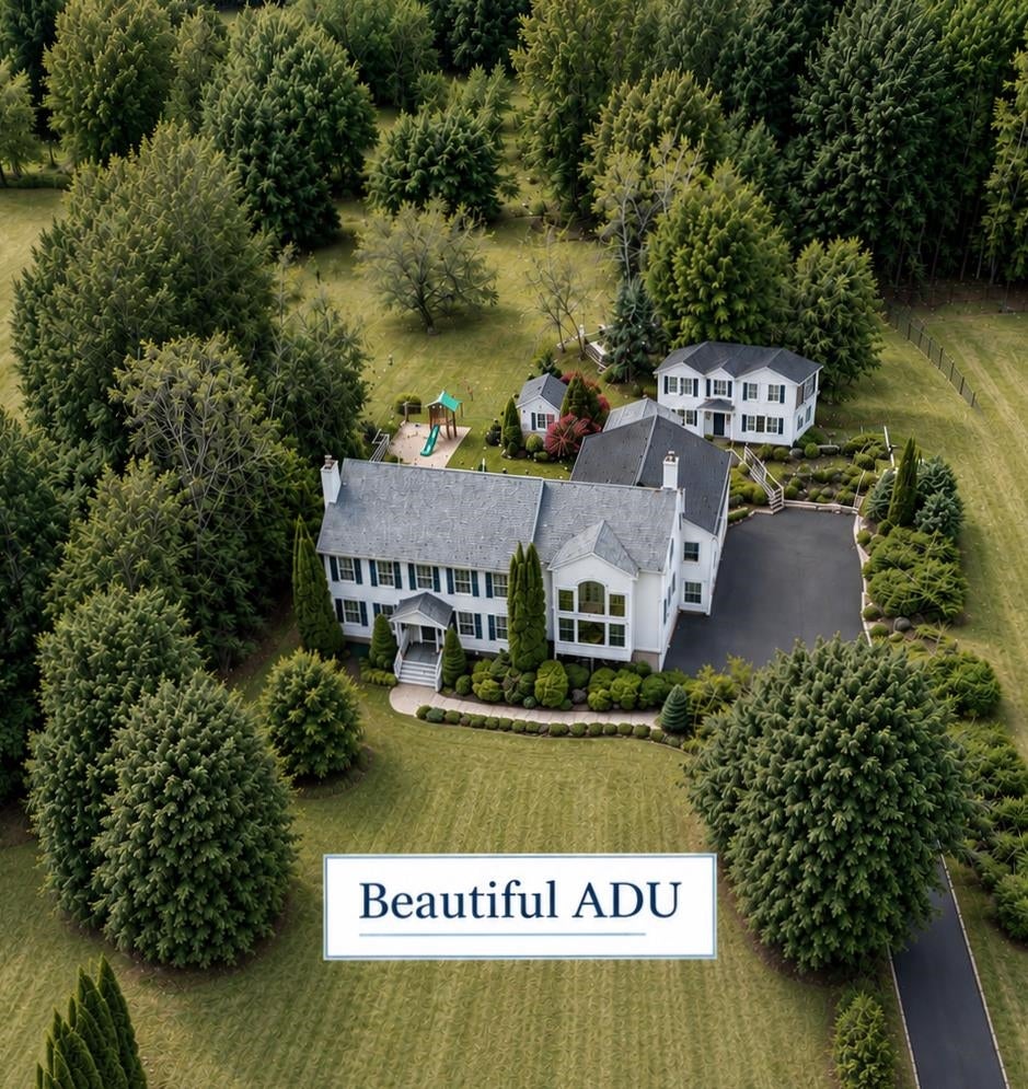 Photo of 7 Longview Circle, Pelham, NH 03076 (MLS # 5101562)