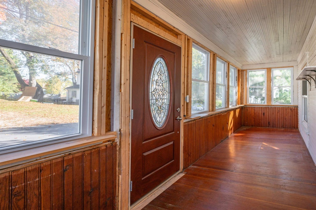 Photo of 8 Everett Street, Derry, NH 03038 (MLS # 5114519)