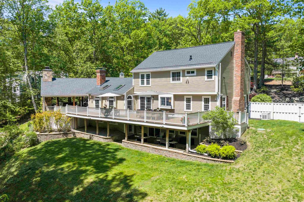 Photo of 37 Birchwood Circle, Bedford, NH 03110 (MLS # 5091625)