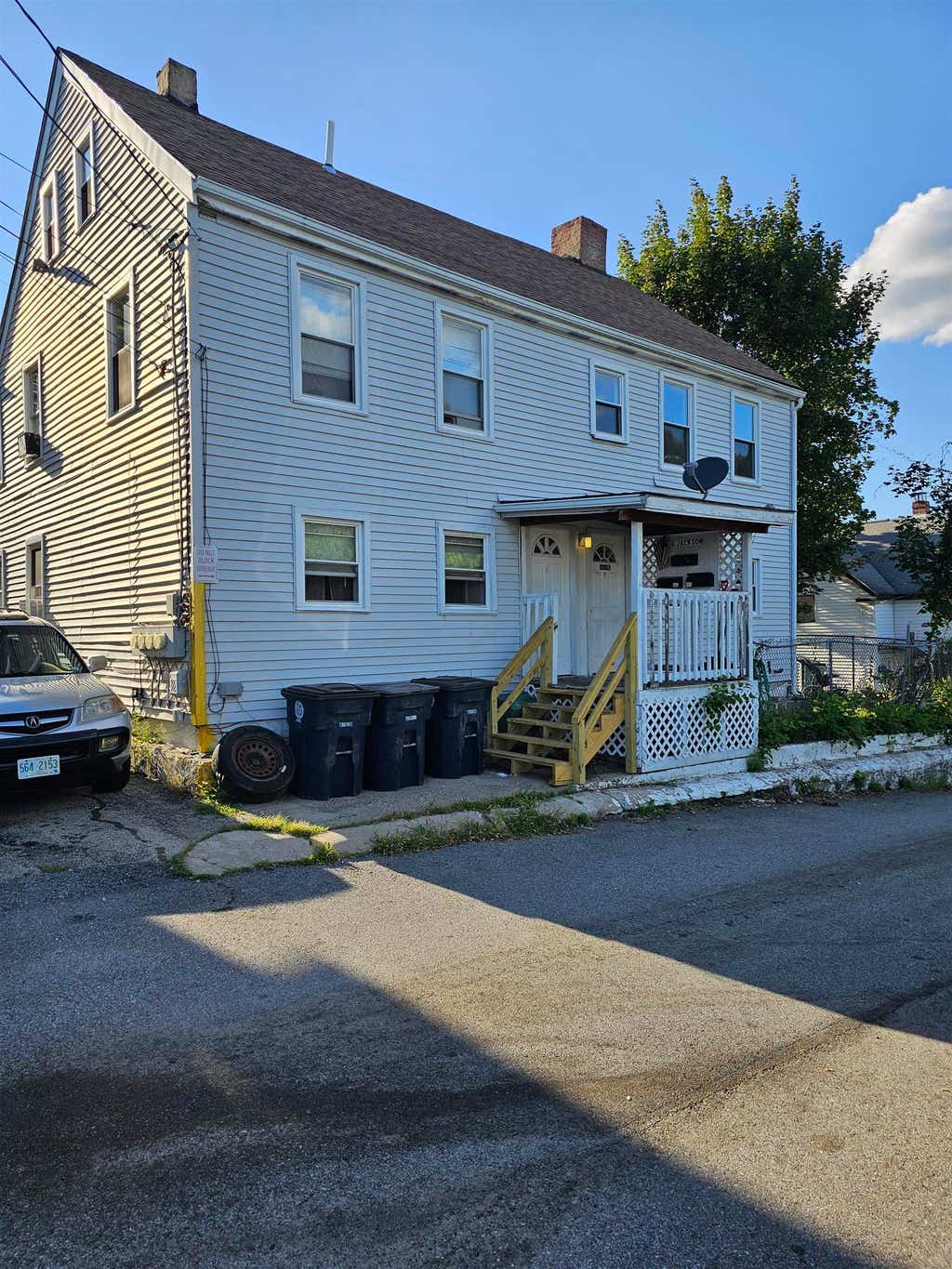 Photo of 88 Jackson Street, Nashua, NH 03060 (MLS # 5105194)