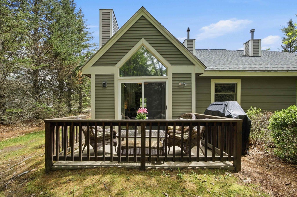 Photo of 11 Woodsview Lane #1, Lincoln, NH 03251 (MLS # 5091339)