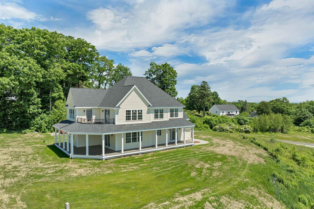 Photo of 22 Fairway Drive, Dunbarton, NH 03046 (MLS # 5094405)