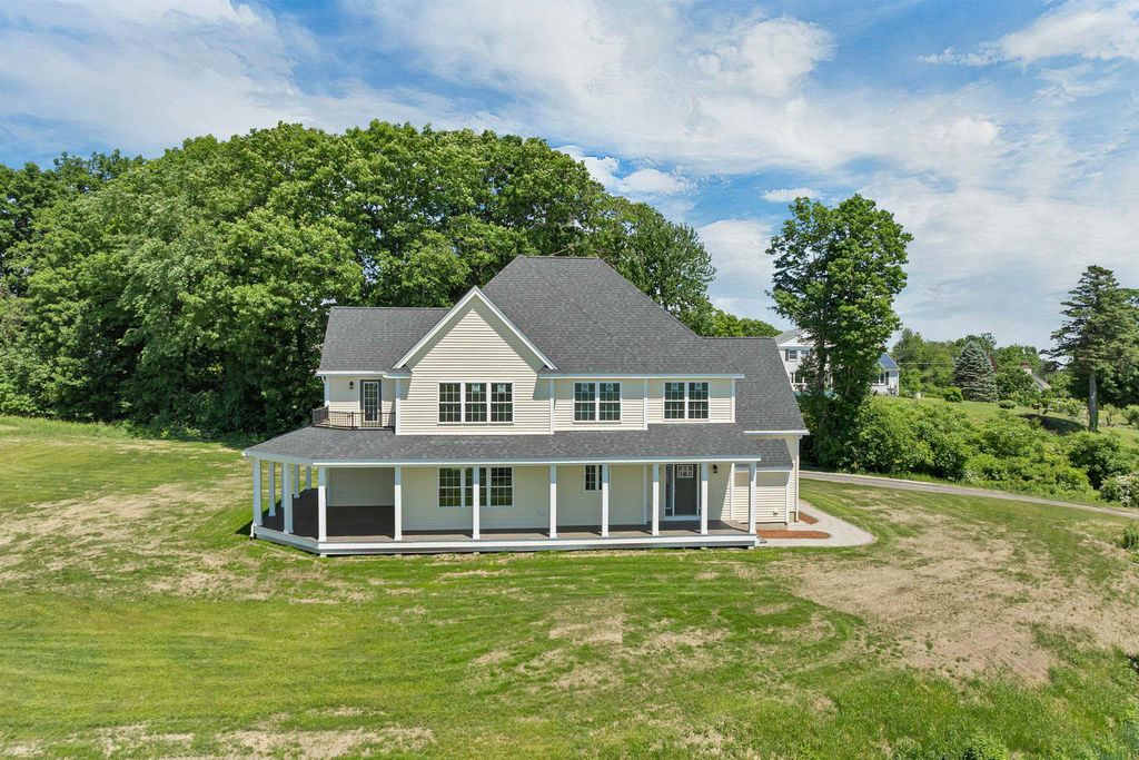 Photo of 22 Fairway Drive, Dunbarton, NH 03046 (MLS # 5094405)