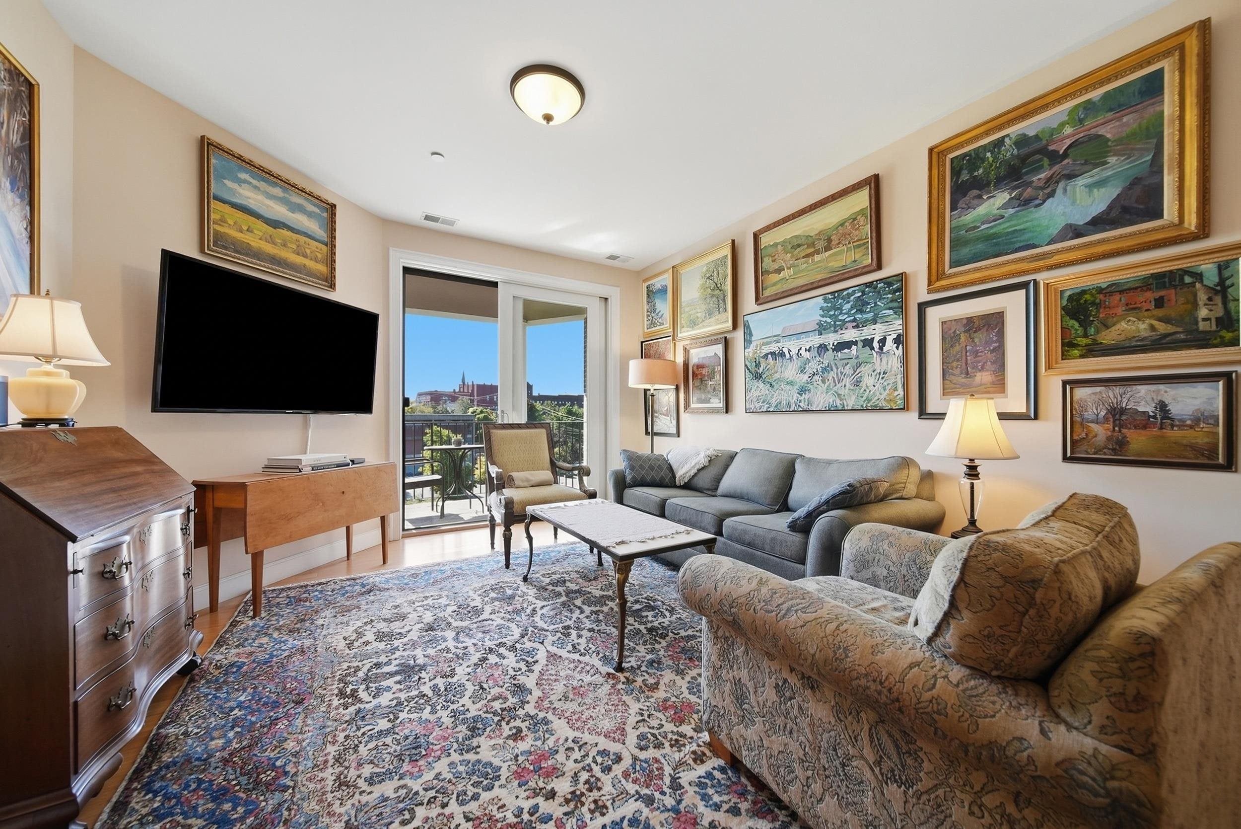 52 Main Street 404