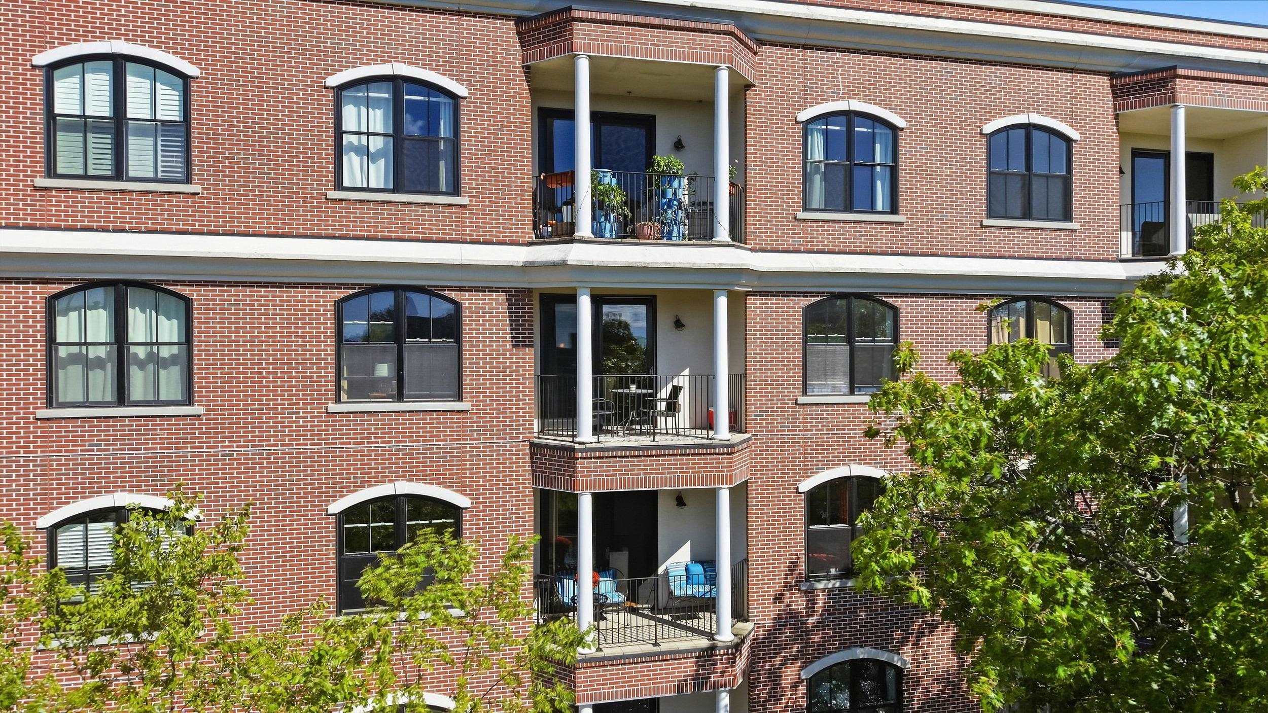 52 Main Street 404