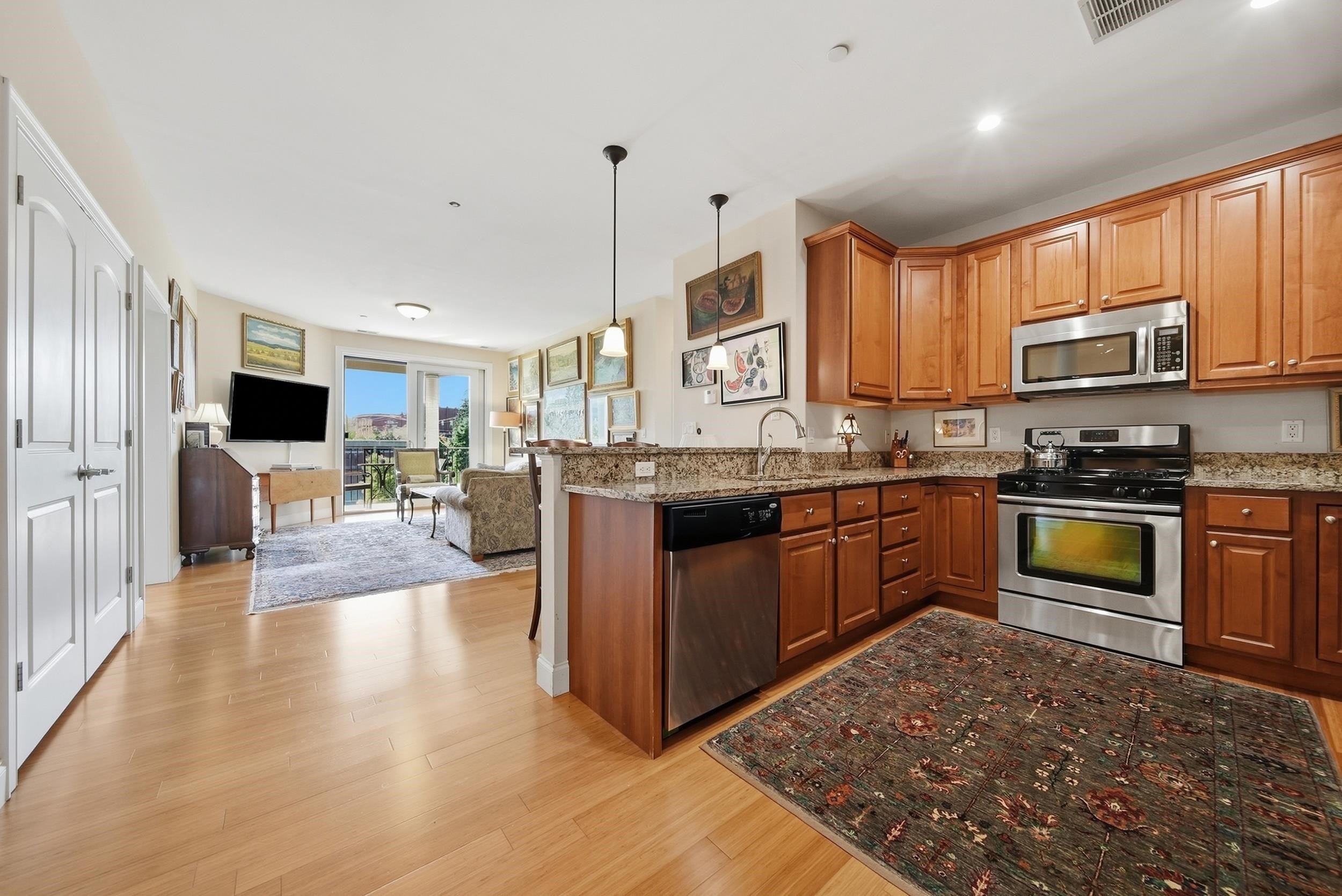 52 Main Street 404