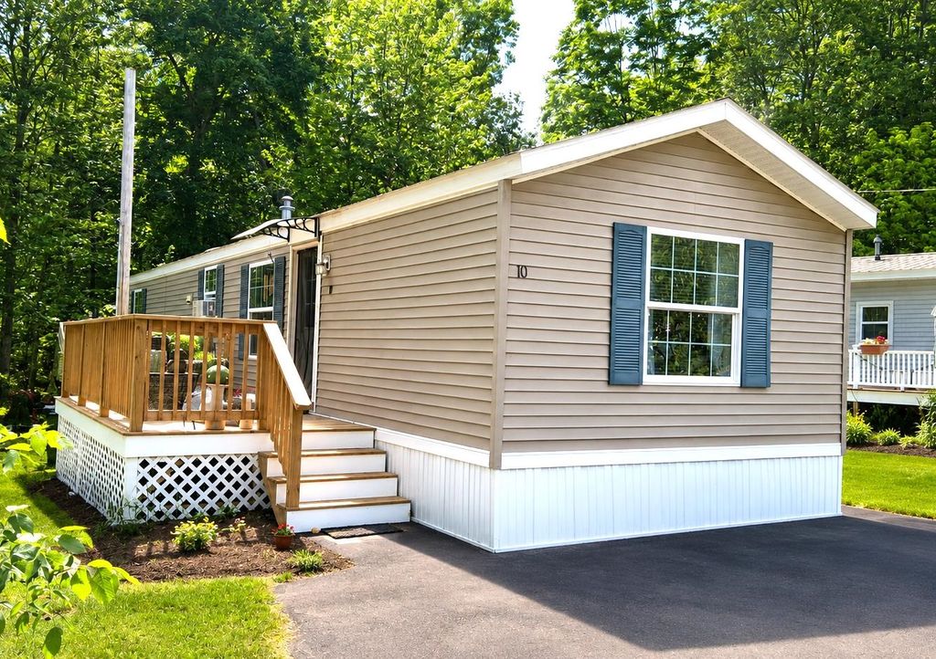 Photo of 10 Hummingbird Lane, Raymond, NH 03077 (MLS # 5093264)