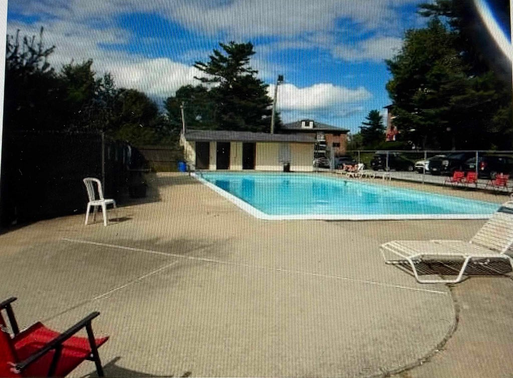 Photo of 130 Mammoth Road #11, Hooksett, NH 03106 (MLS # 5116448)