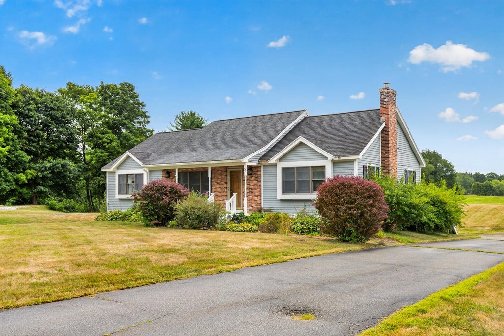 Photo of 571 Silver Street, Rollinsford, NH 03869 (MLS # 5108798)