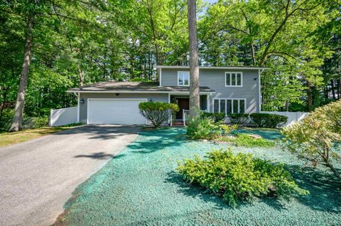 Photo of 45 Northwood Drive, Nashua, NH 03063 (MLS # 5091712)