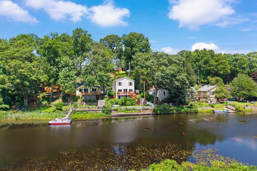 Photo of 20 Pond Drive, Manchester, NH 03103 (MLS # 5100889)