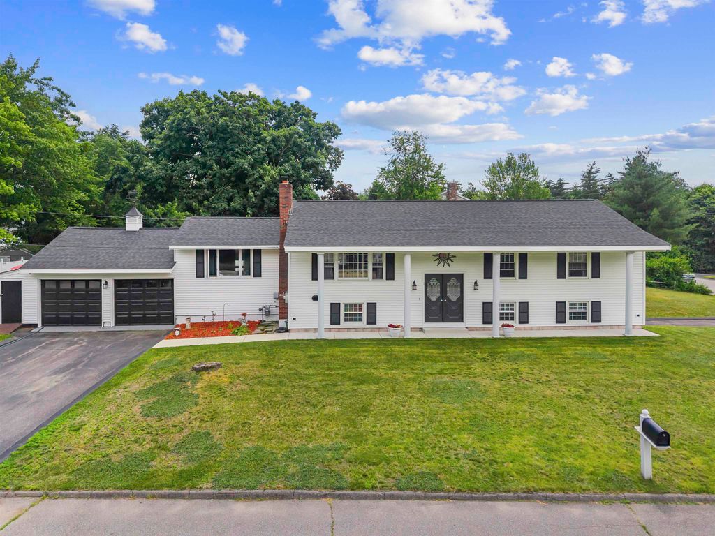 Photo of 1 Birchwood Drive, Merrimack, NH 03054 (MLS # 5096217)
