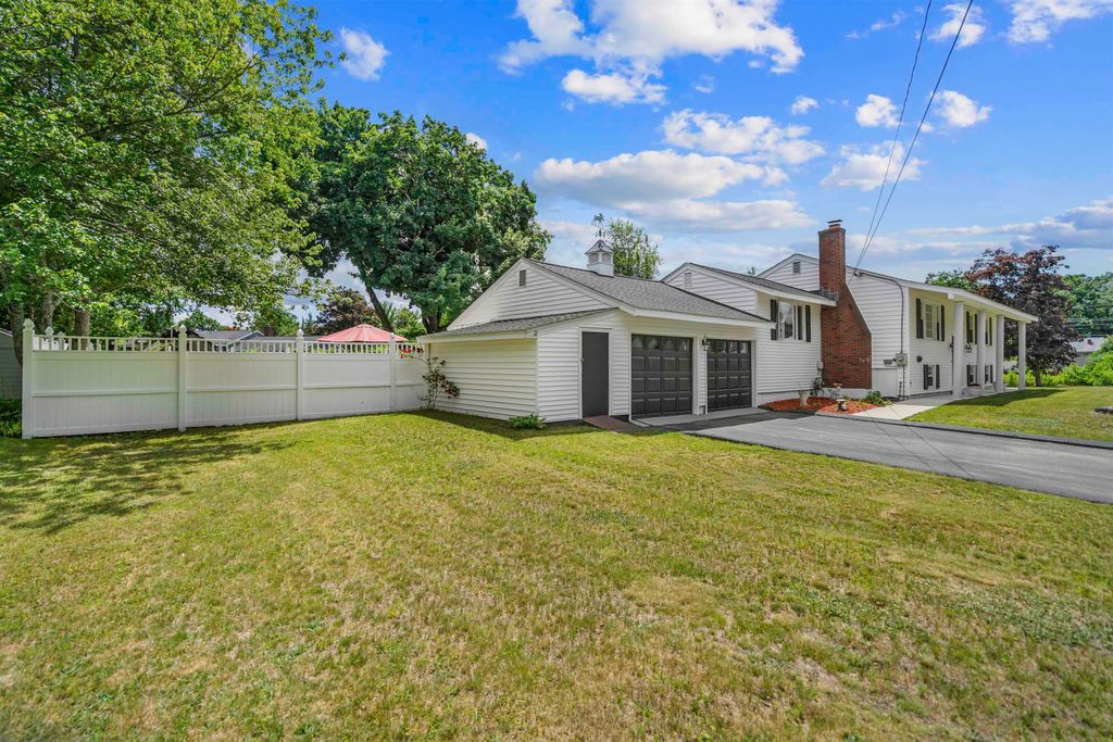 Photo of 1 Birchwood Drive, Merrimack, NH 03054 (MLS # 5096217)