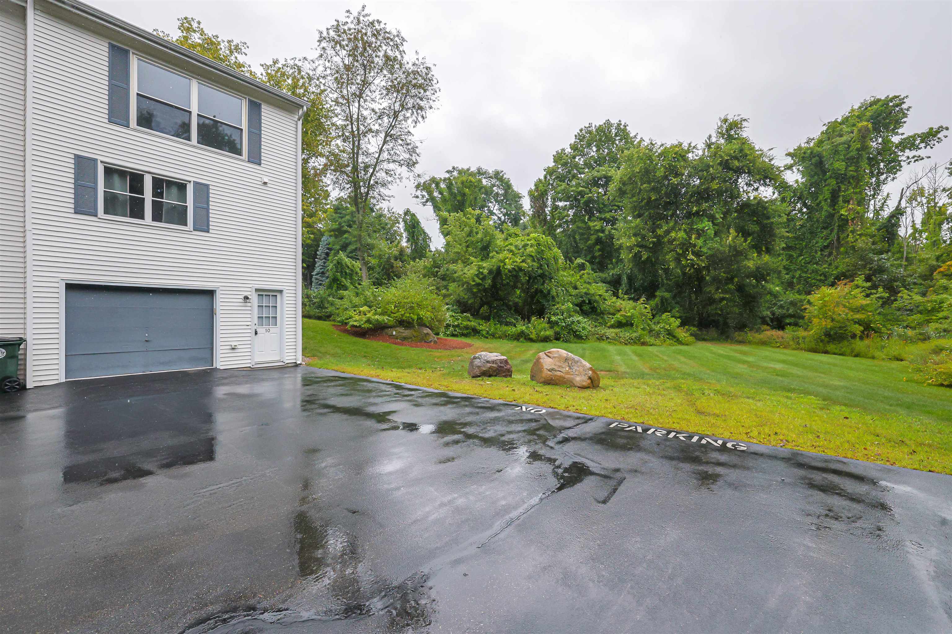 1325 Candia Road 10