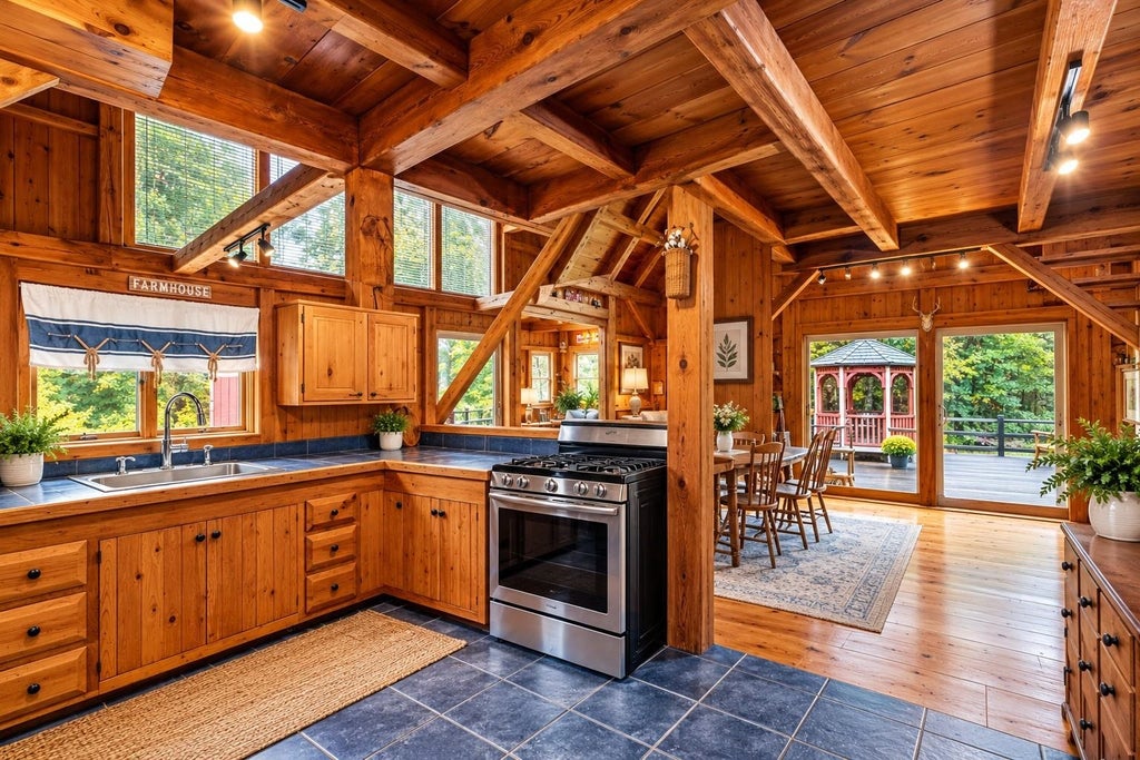 Photo of 40 James Lane, Haverhill, NH 03780 (MLS # 5112112)