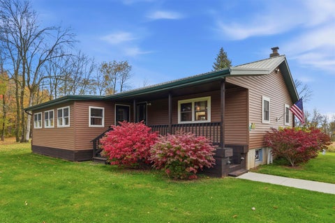 Photo of 314 Cameron Drive, Alburgh, VT 05440 (MLS # 5106757)