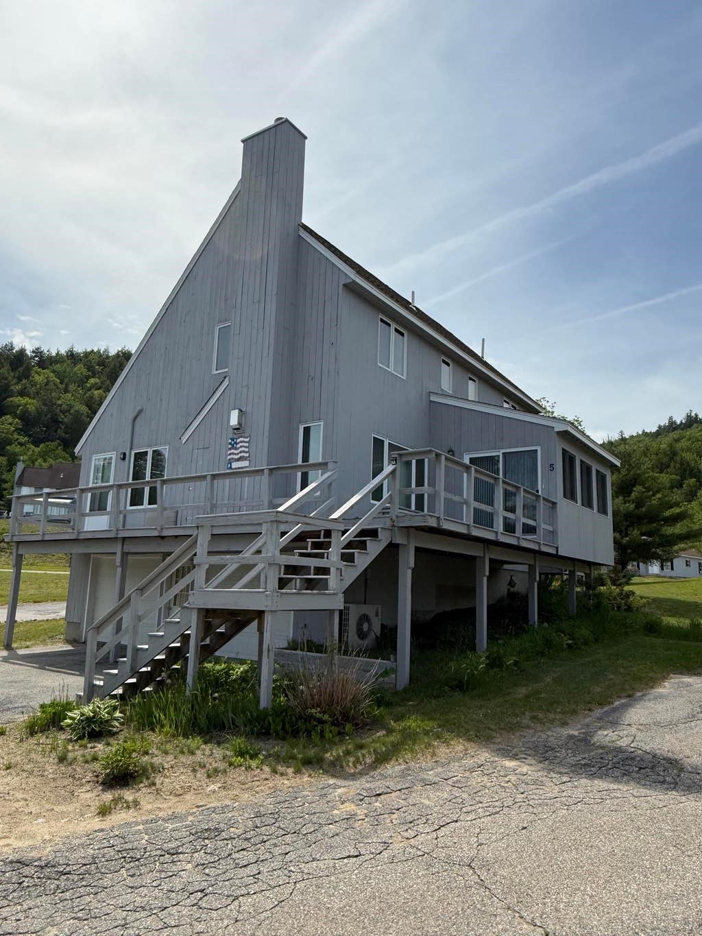 Photo of 5 Ledgeview Way, Plymouth, NH 03264 (MLS # 5085080)