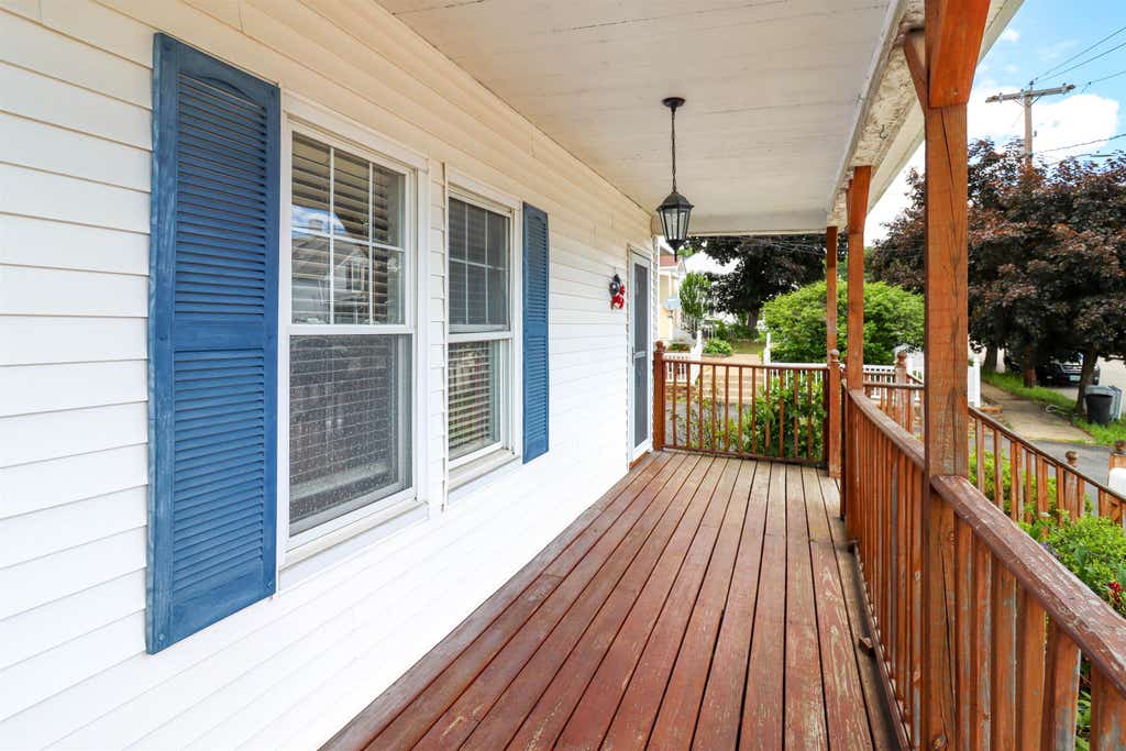Photo of 136 Morgan Street, Manchester, NH 03102 (MLS # 5096382)