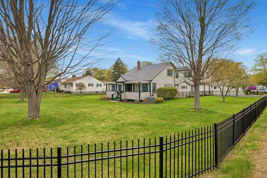Photo of 163 Ocean Road, Portsmouth, NH 03801 (MLS # 5087360)