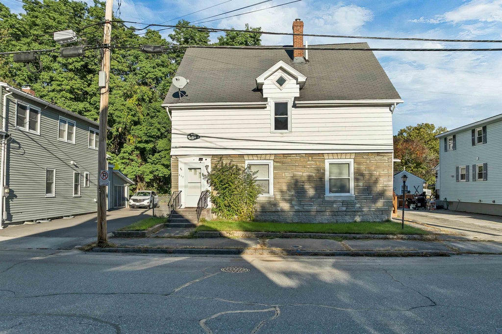 Photo of 417 Bartlett Street, Manchester, NH 03102 (MLS # 5113387)
