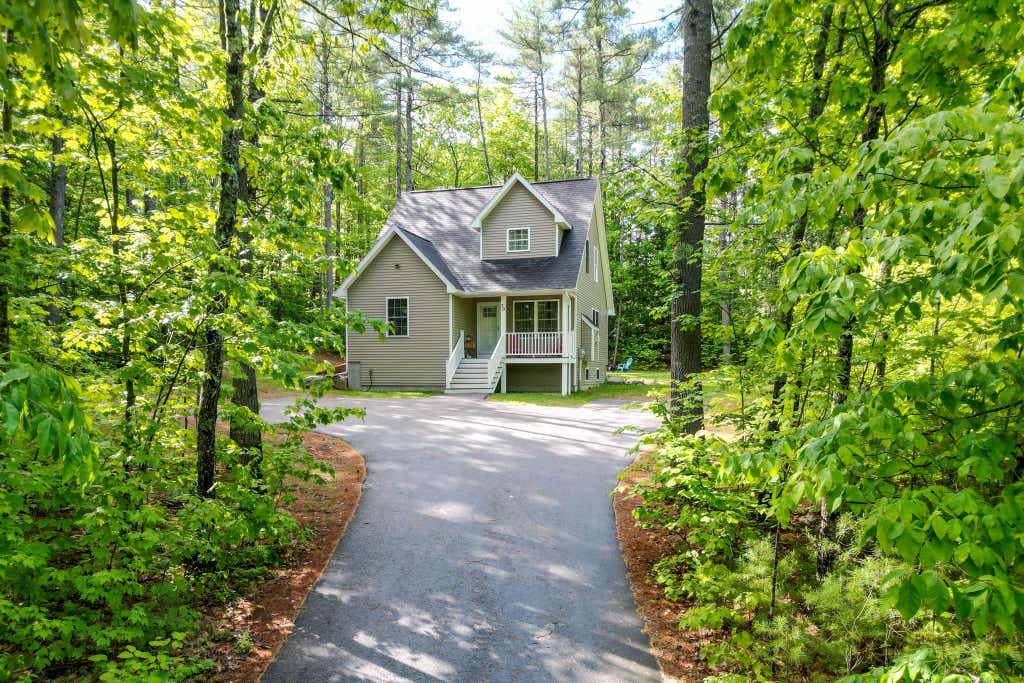 Photo of 39 Timber Shore Drive, Conway, NH 03813 (MLS # 5092841)