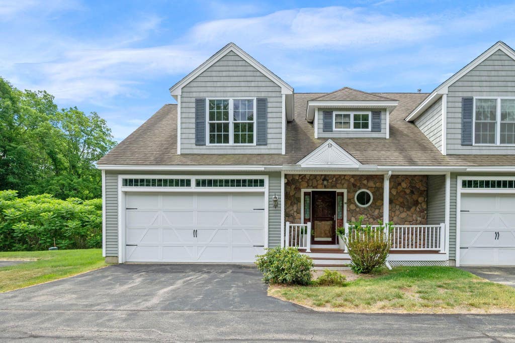 Photo of 5 Pelton Way #10, Hampton Falls, NH 03844 (MLS # 5096813)