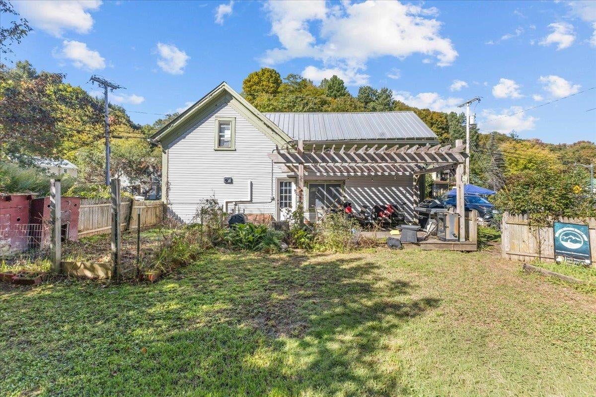 267 Lower Main East Street