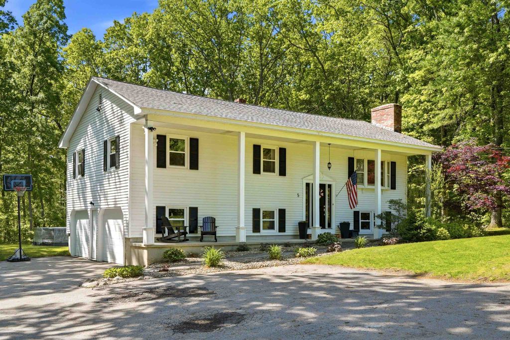 Photo of 5 Dattilo Road, Derry, NH 03038 (MLS # 5091199)