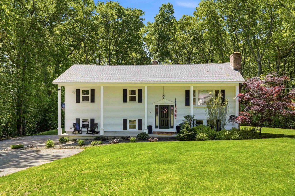 Photo of 5 Dattilo Road, Derry, NH 03038 (MLS # 5091199)
