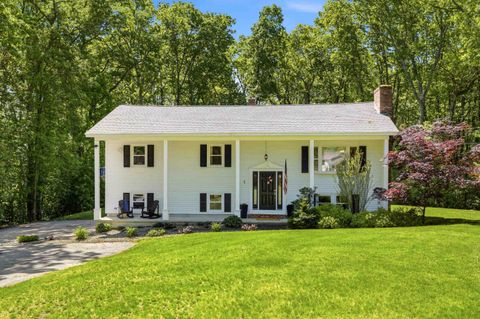 Photo of 5 Dattilo Road, Derry, NH 03038 (MLS # 5091199)