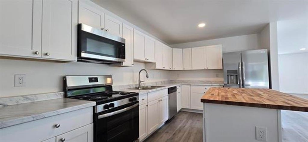 Photo of 1578 Dover Road #Unit A, Epsom, NH 03234 (MLS # 5113358)