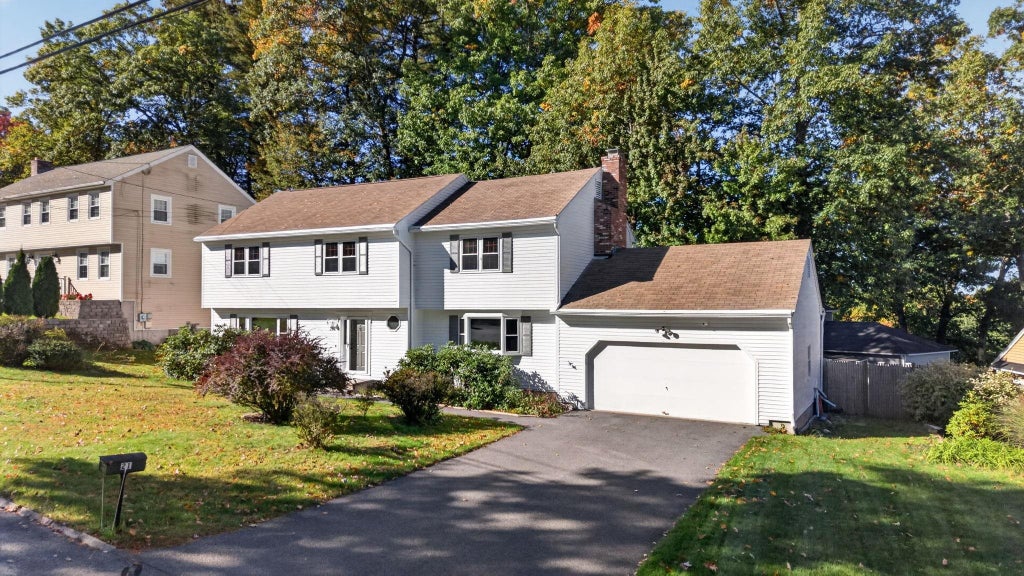 Photo of 21 Clearview Drive, Nashua, NH 03062 (MLS # 5113928)