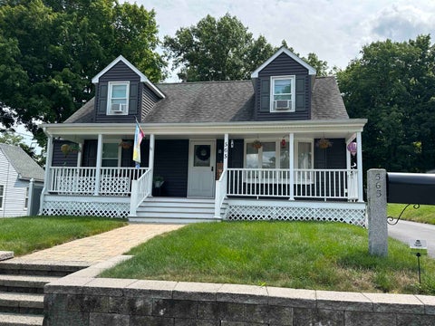 Photo of 565 Vinton Street, Manchester, NH 03103 (MLS # 5104499)